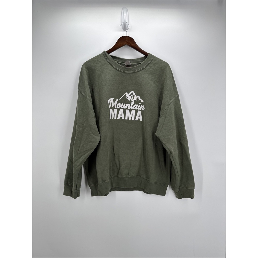 Gildan XL Green Long Sleeve Crewneck Sweatshirt With "Mountain Mama"